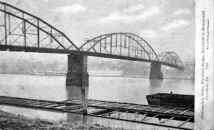 Postcard view of Elizabeth Bridge with boats tied up at Elizabeth Marine Ways in background